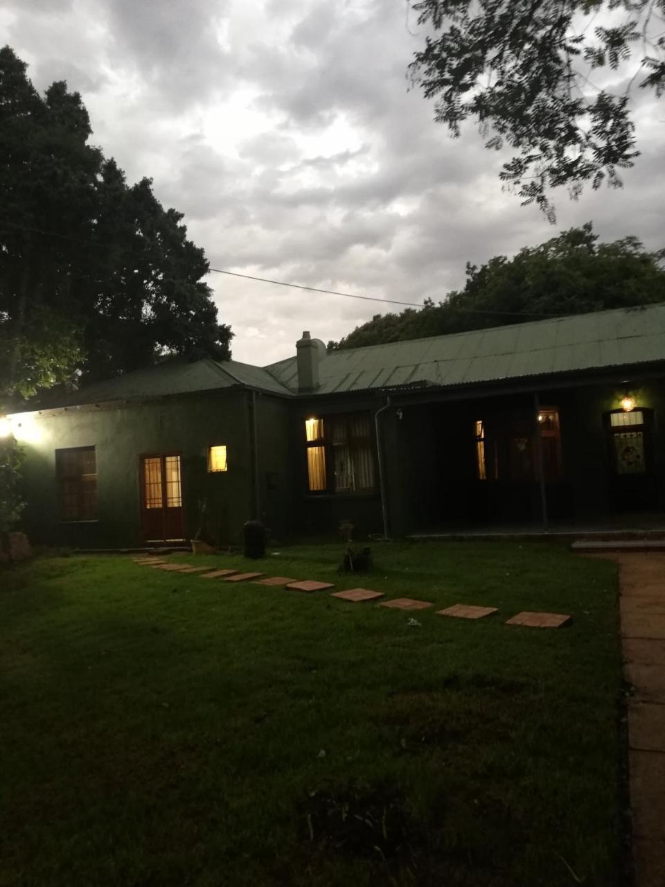 Green On Minni Guest House Pretoria-Noord Exterior foto